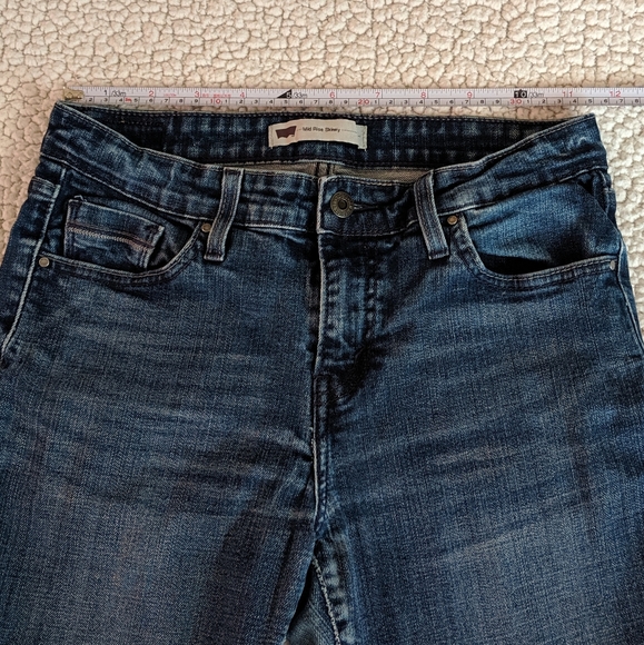 Levi's Mid Rise Skinny jeans (size 6 S/C) - Picture 6 of 11